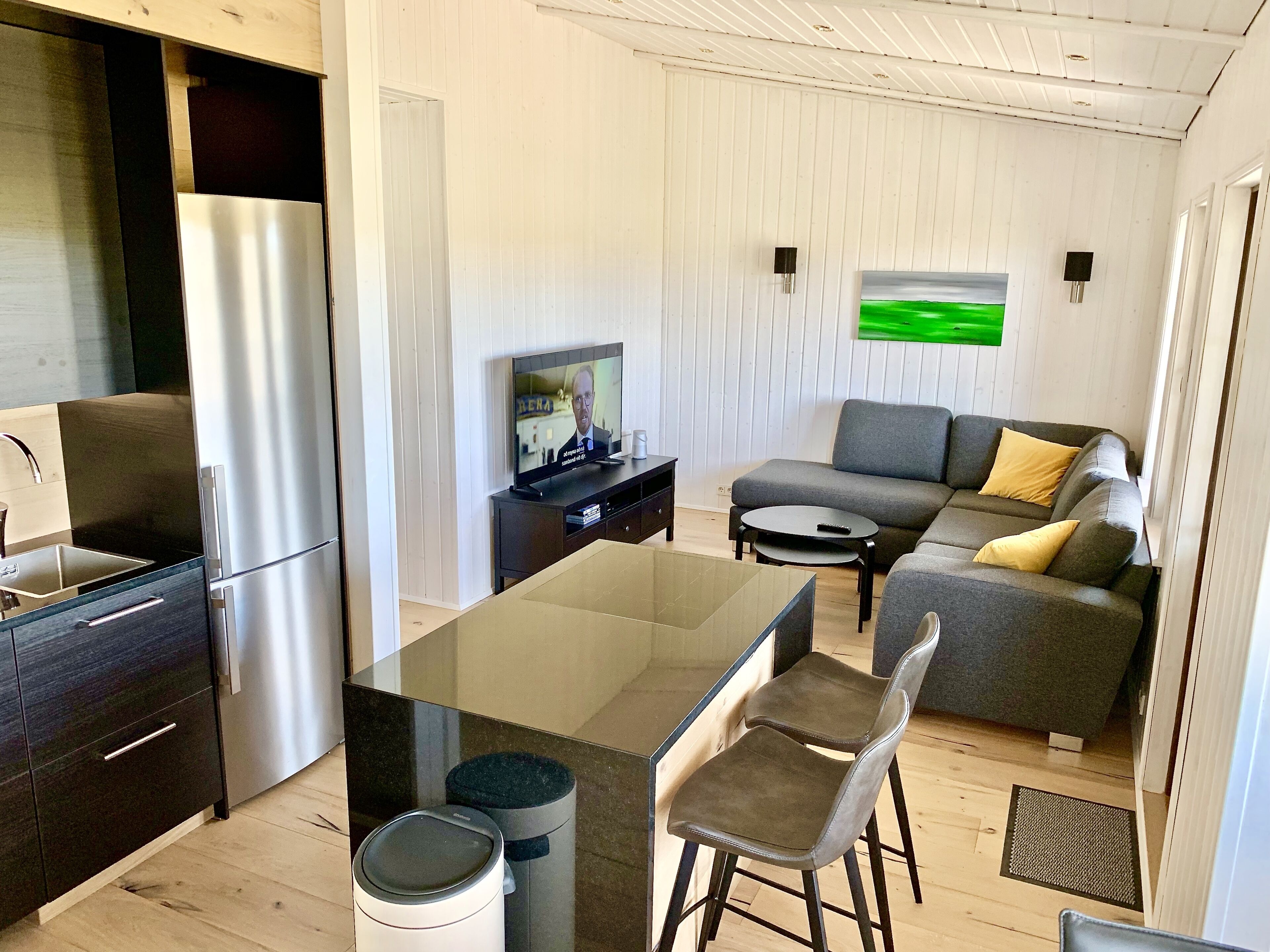 Smart-TV, Bücher, Musikbibliothek, Videothek