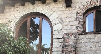 Charming Medieval Private One Bedroom W/ private bathroom