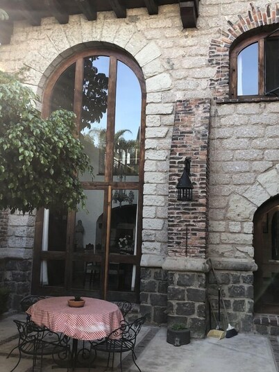 Charming Medieval Private One Bedroom W/ private bathroom