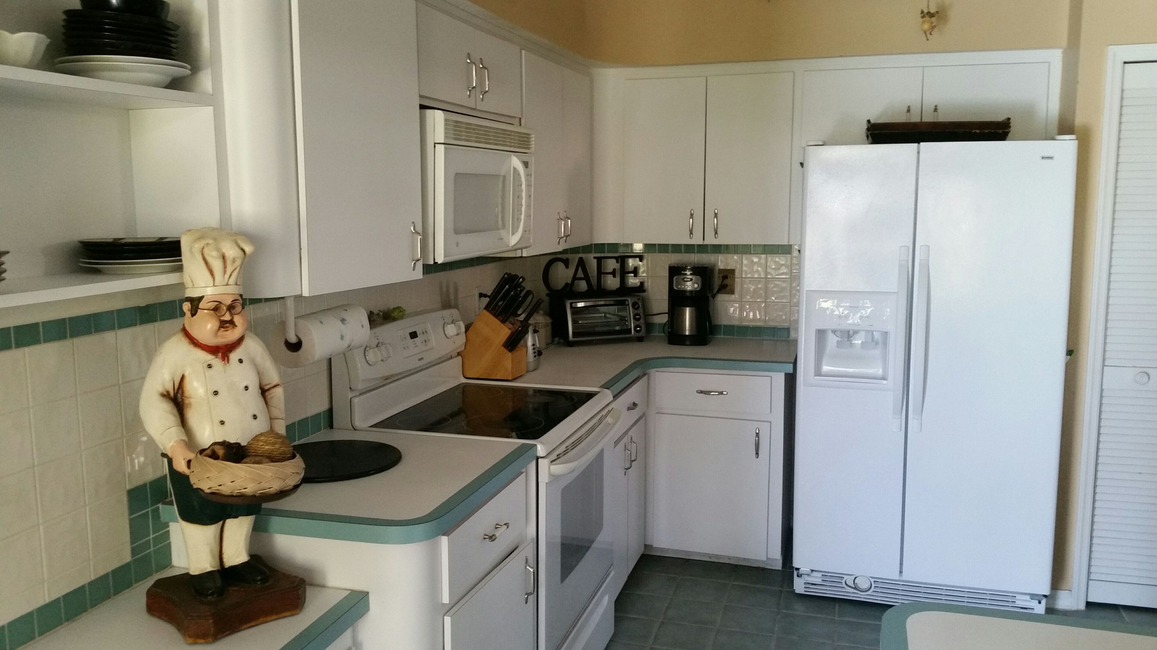 GORGEOUS Lakefront Pool Home with 2 Hole Putting Green,  Sleeps 10 RESORT STYLE