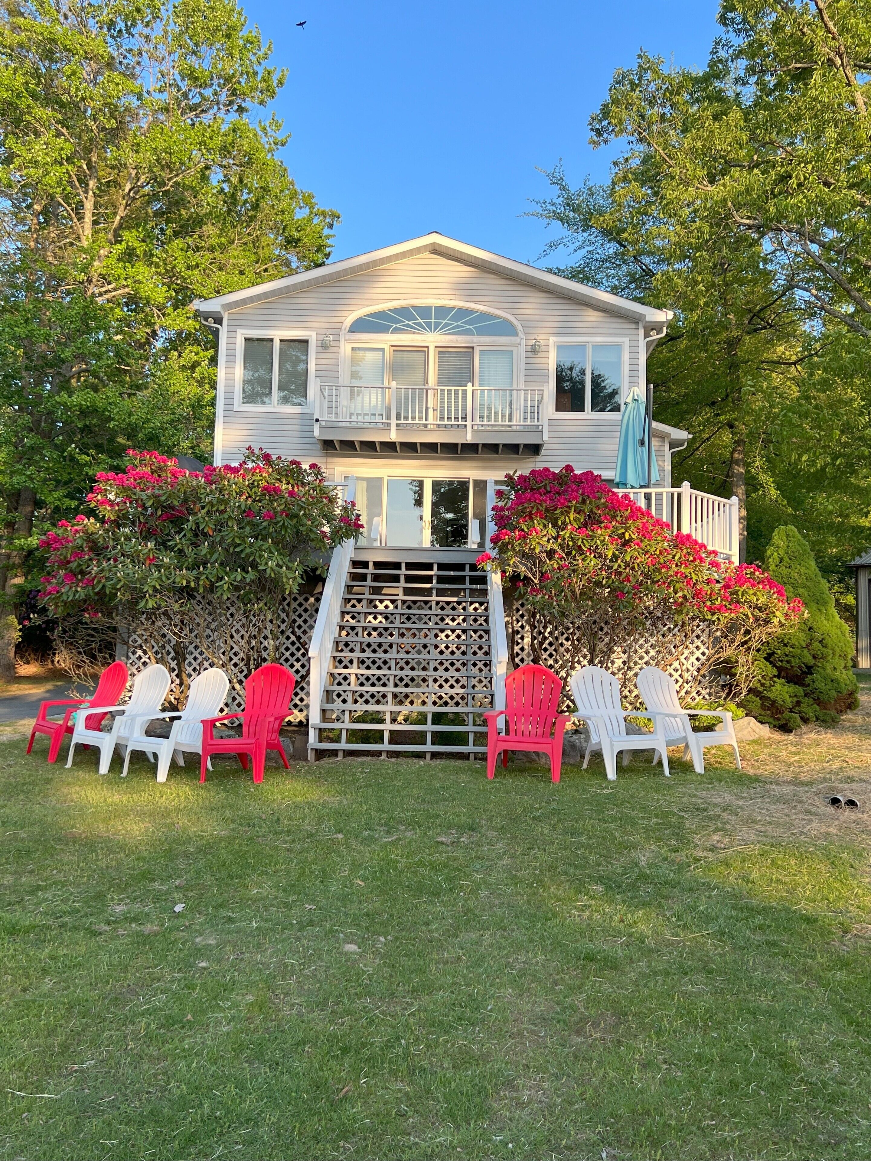 Griffin Lakefront Cottage on Lake Wallenpaupack with Private Dock - sleeps 10
