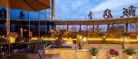 Tempat makan outdoor