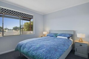 3 bedrooms, iron/ironing board, WiFi, bed sheets - Serindipity - 180 Degrees ocean view (Yanchep)
