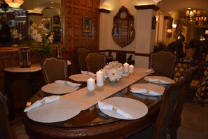 Dining - Elegant Vacation Home in picturesque Jackson NH perfect for reunions, gatherings (Jackson)