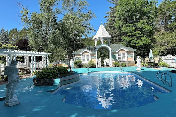 Pool w/changing rooms. Pool is shared w/ 7 condo units all on Nestlenook Grounds