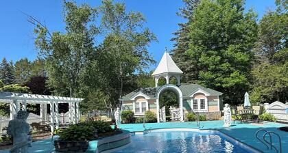 Elegant Vacation Home in picturesque Jackson NH perfect for reunions, gatherings