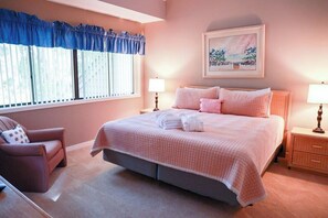 Unclassified image, 3 of 49, button - Golf views, easy access to the beach from 203 Turnberry (Hilton Head Island)