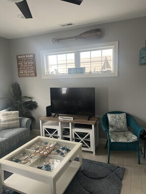 TV, DVD player, books, video library - Beach, Boardwalk and Bay just 2 1/2 blocks away! (Seaside Heights)
