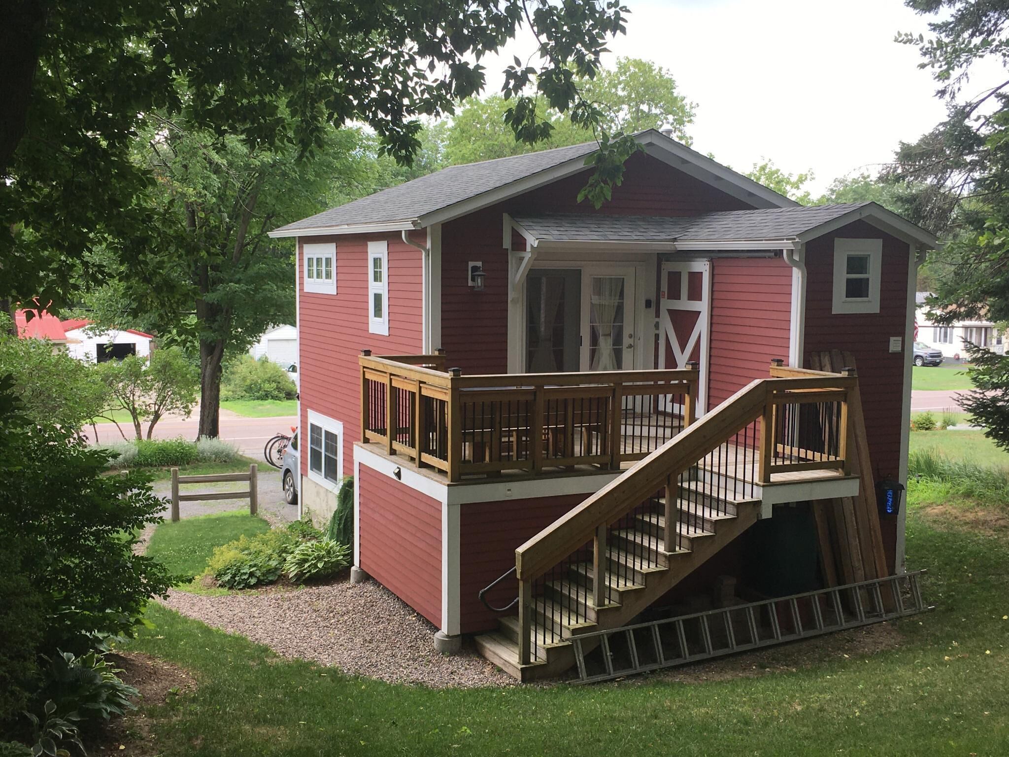 Custom Designed Carriage House - Close to the City with a Farmhouse Feel