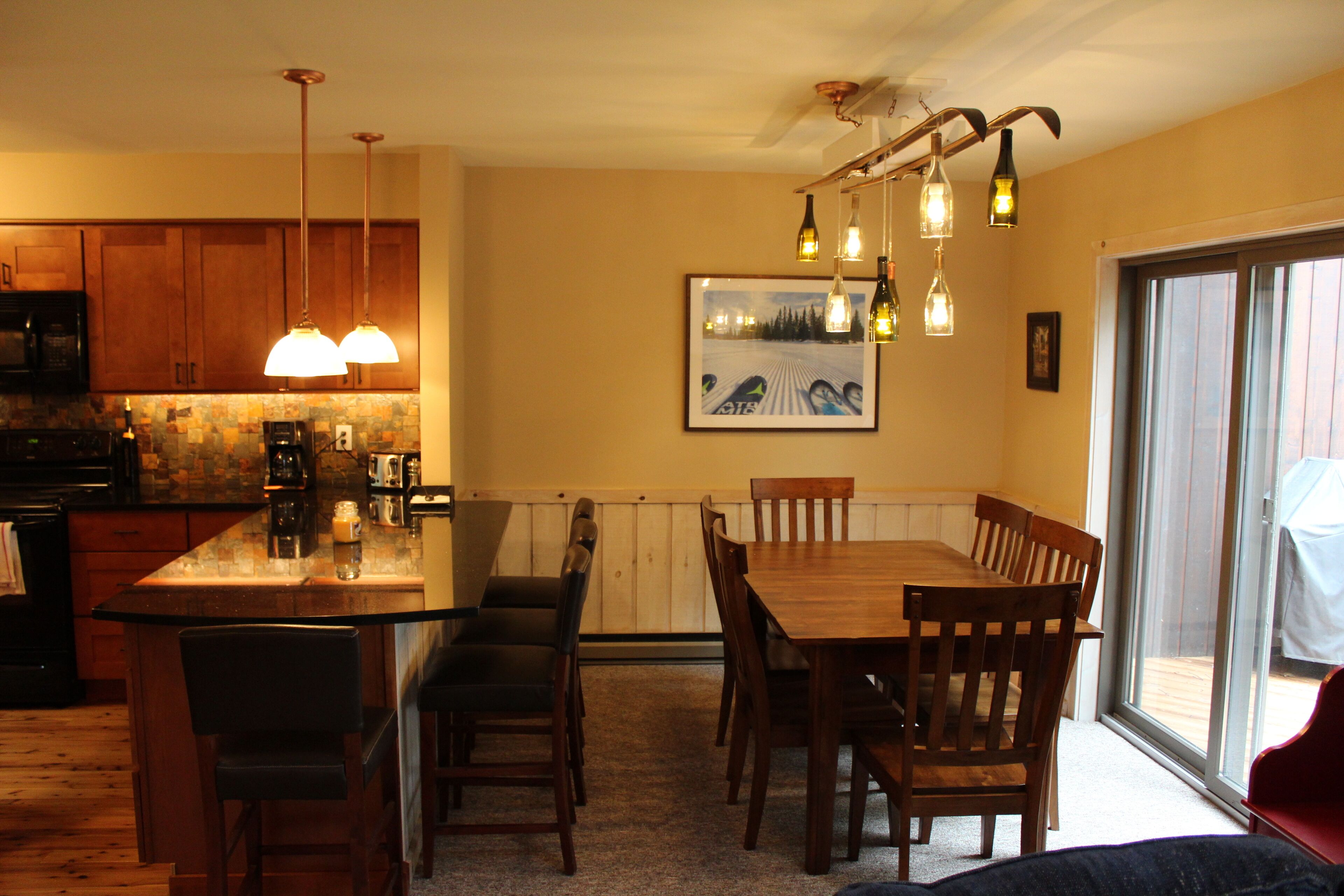 Walk to slopes at Windham! Great ski home for families. Golf, bike, & hike too.