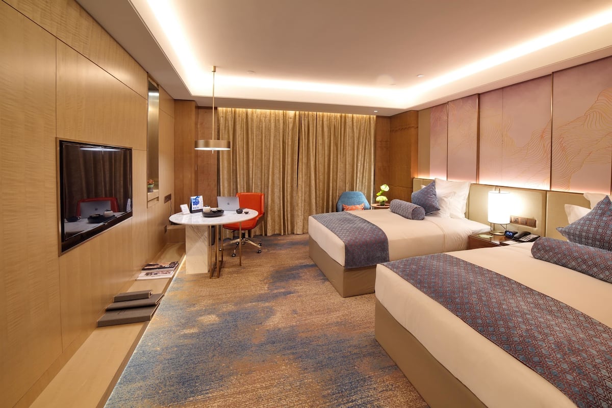 Superior Room, 1 Twin Bed, Smoking | Pillowtop beds, free minibar items, in-room safe, blackout drapes