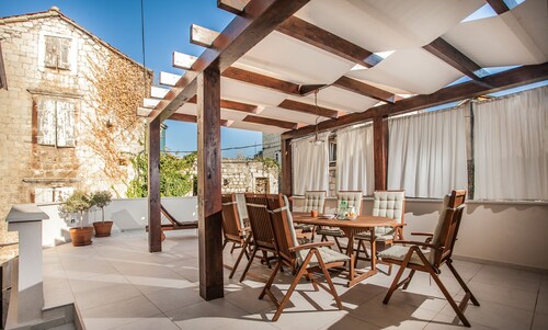 Tinel Longo - Schönes Haus im Herzen von Trogir