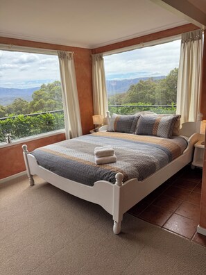 5 chambres, fer et planche à repasser, lit parapluie, Wi-Fi gratuit