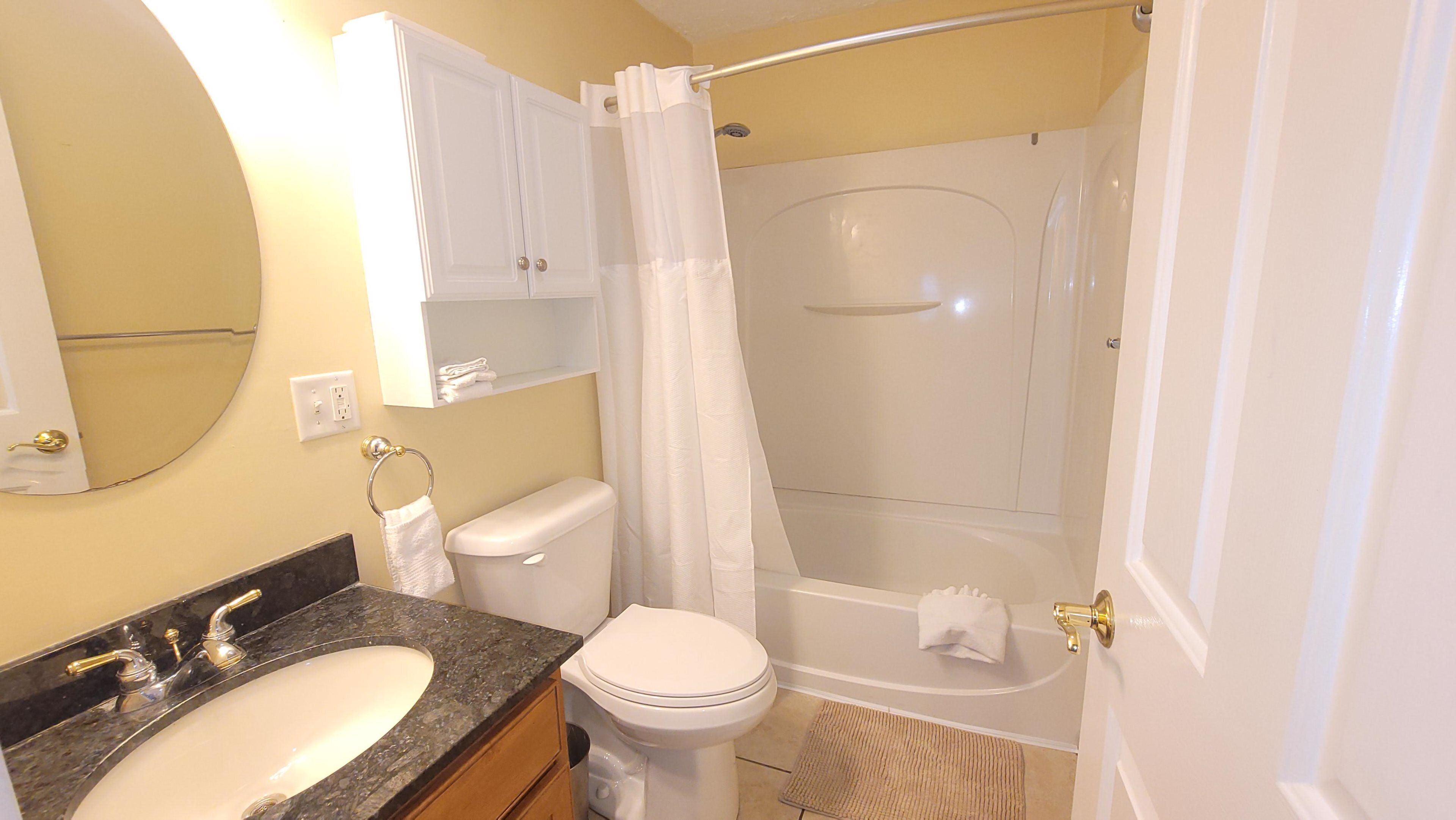 ヘアドライヤー、トイレットペーパー