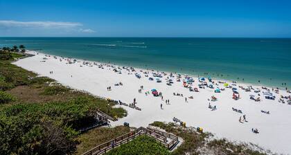 🐬 NEW! Fully Remodeled Exquisite Beachfront Apollo Condo 9th Floor ocean view