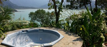180 graus de vista para o mar em praia num condomínio ecológico e seguro!!