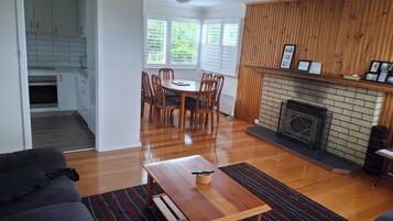 Smart TV, fireplace, DVD player, ping pong