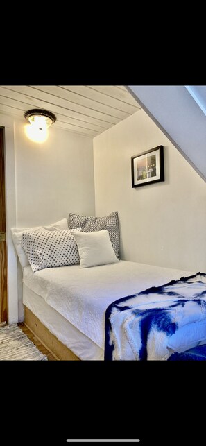 3 bedrooms, iron/ironing board, travel cot, free WiFi