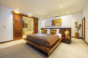 3 bedrooms, in-room safe, iron/ironing board, WiFi