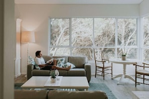 Smart TV, fireplace, video games, DVD player - Cliff Beach House, luxury Yallingup accommodation in secluded private estate (Yallingup)