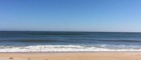 Beach nearby, sun loungers, beach towels