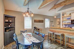 Dining - BOTH BEACH HOUSES-BIG FENCED YARD WITH NO SAND BURS-In Town Near UT Dunes. (Port Aransas)