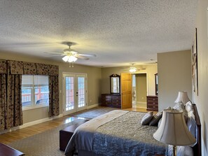 5 Schlafzimmer, Bügeleisen/Bügelbrett, kostenloses WLAN, Bettwäsche