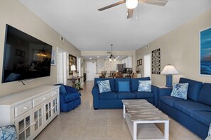 Een smart-tv en een dvd-speler