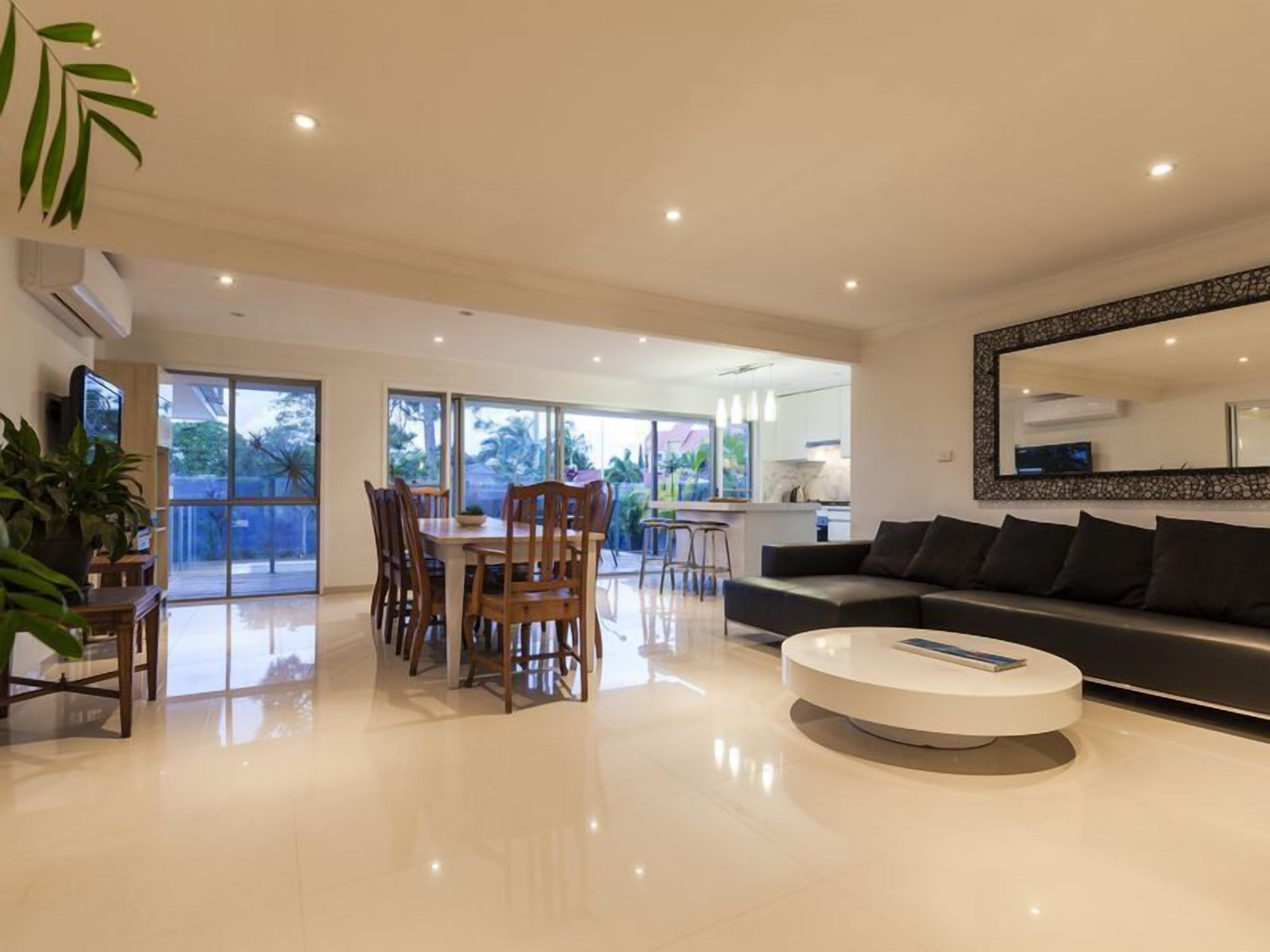 Getaway House - Great Value 5 mins walk to beach - Family friendly holiday home — image 8