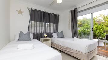 4 bedrooms, desk, iron/ironing board, free WiFi