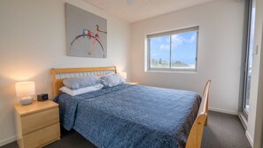 2 bedrooms, iron/ironing board, bed sheets