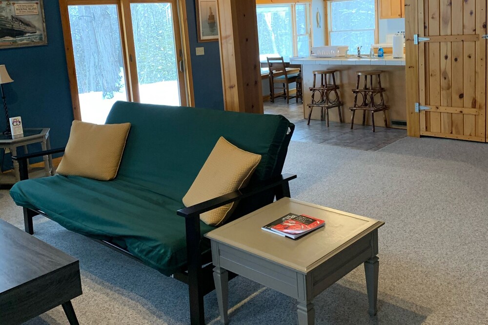 Full Home Rental on Paradise Lake. 2 Acres/ 60 ft of Lakefront & Private Dock