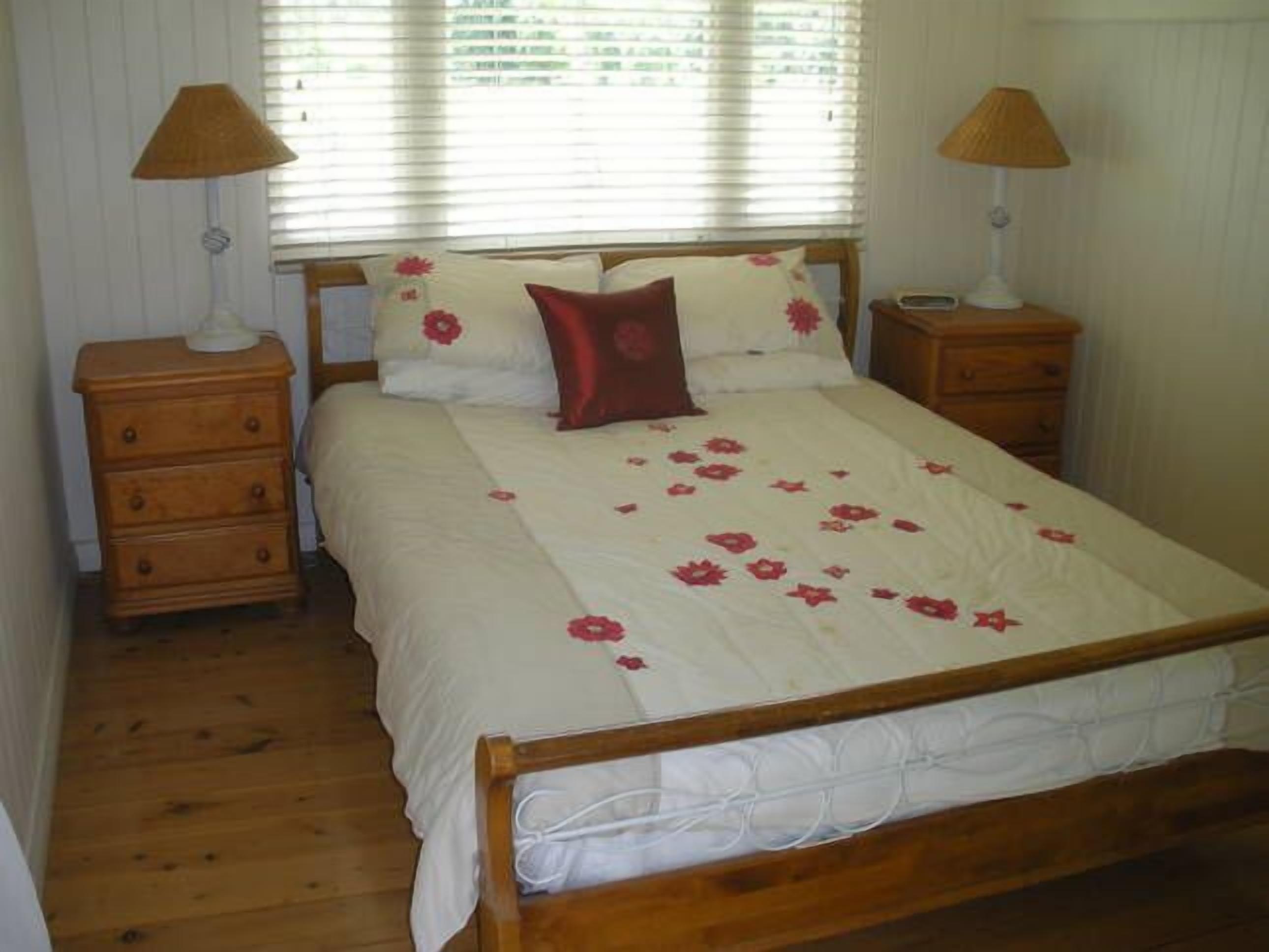 Imbil Bridge Farm magical river front 3br homestead