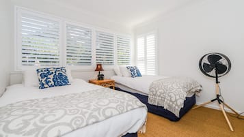 5 bedrooms, iron/ironing board, free WiFi, bed sheets