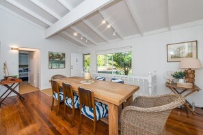 Dining - Beautiful home in a great location (Point Lookout)
