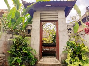 Exterior detail - Merta house Jasan village (Ubud)