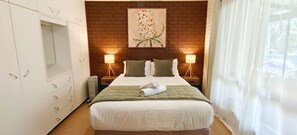 3 habitaciones, tabla de planchar con plancha y wifi gratis 