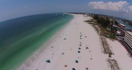 Sunset Beach_Cozy boutique cottage with all the must have beach amenities