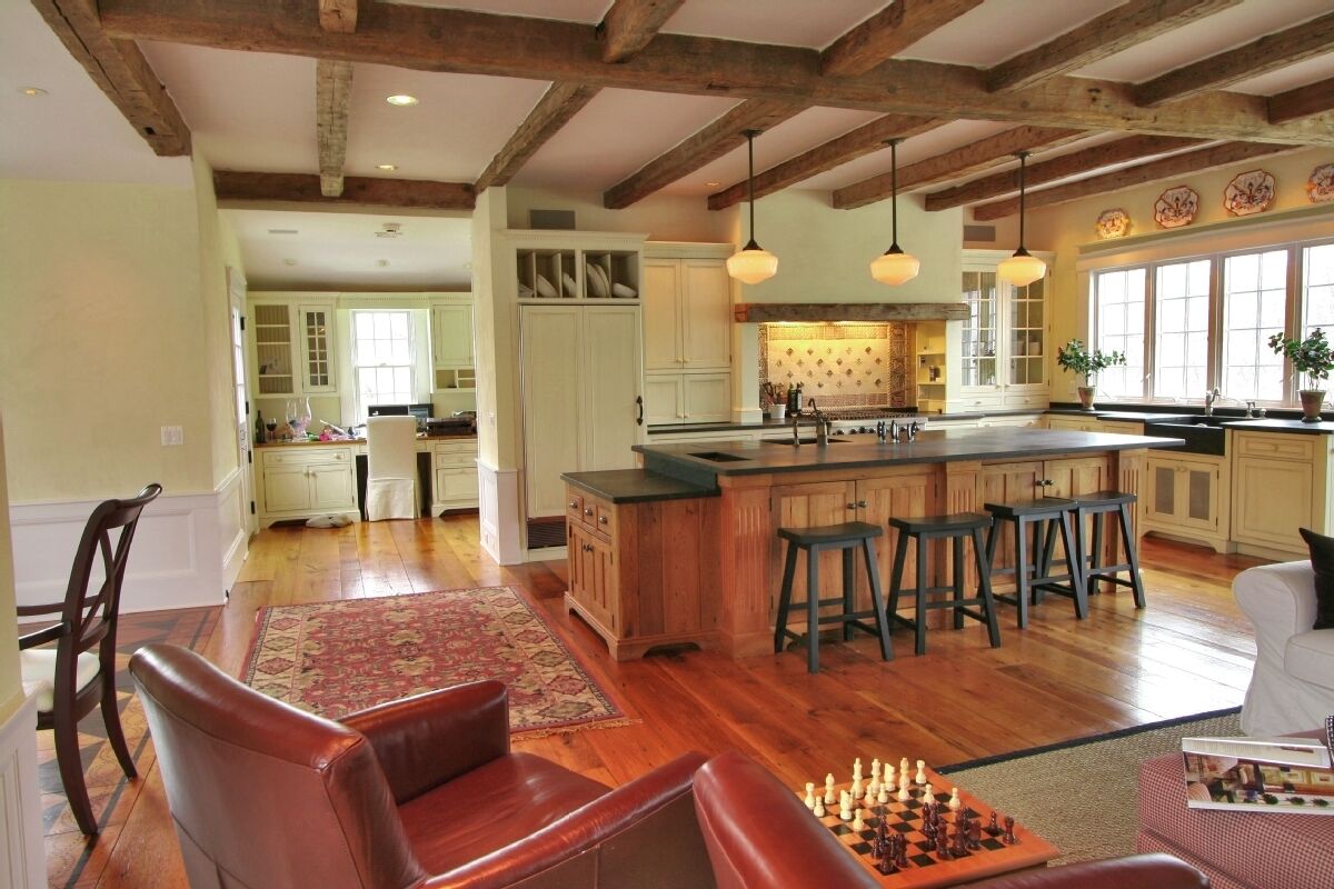 Hedgebound Estate  The best of Cape Cod with Pool and Hot Tub.