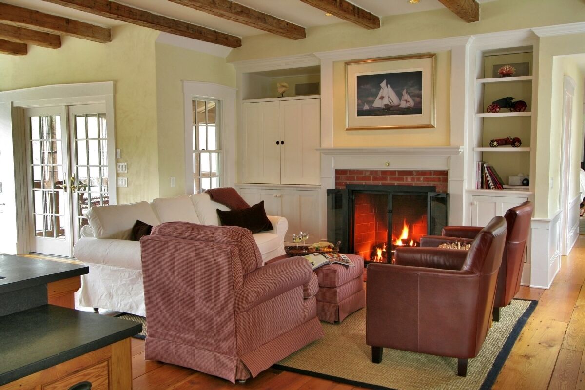 Hedgebound Estate  The best of Cape Cod with Pool and Hot Tub.