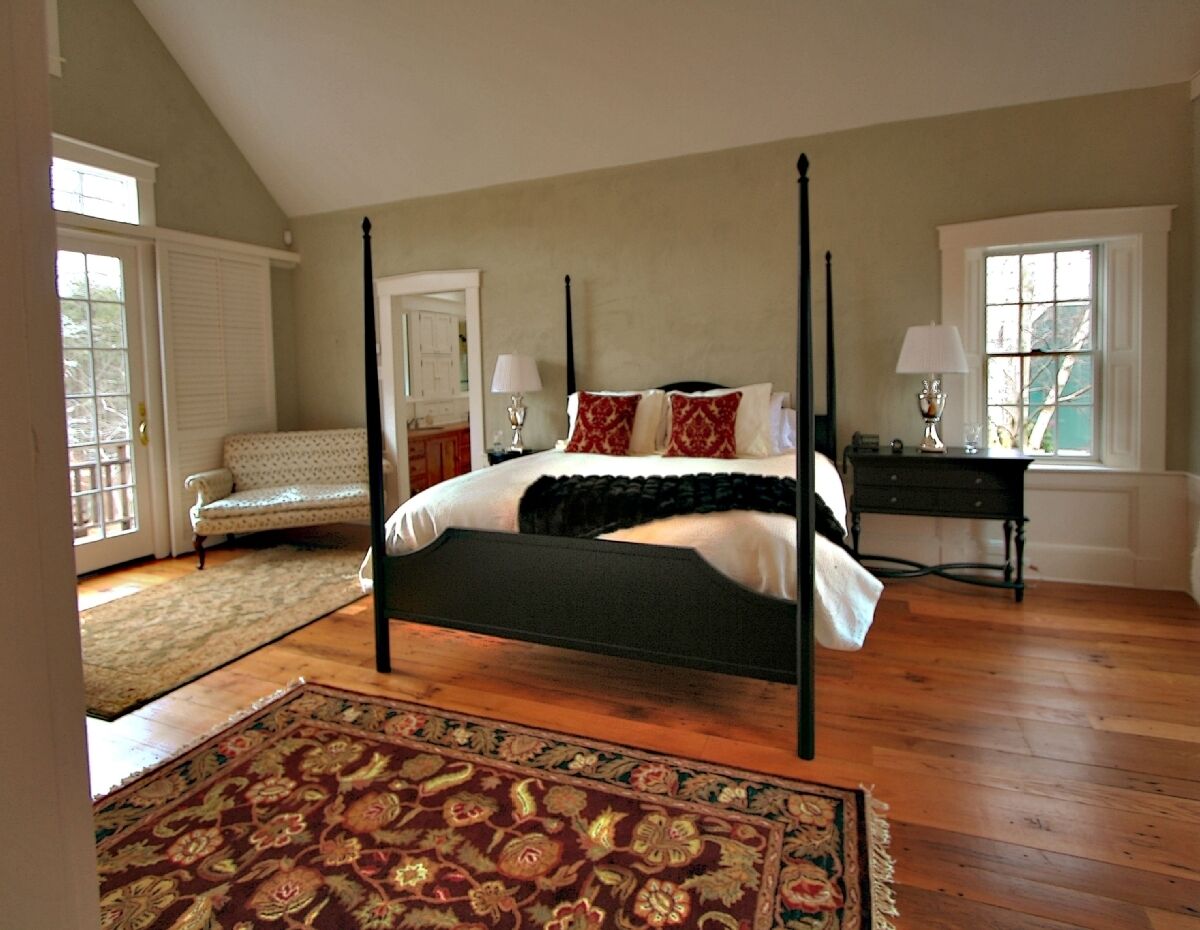 Hedgebound Estate  The best of Cape Cod with Pool and Hot Tub.