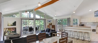 Spacious 5 bedroom house with plenty of room for the whole family. Walk...