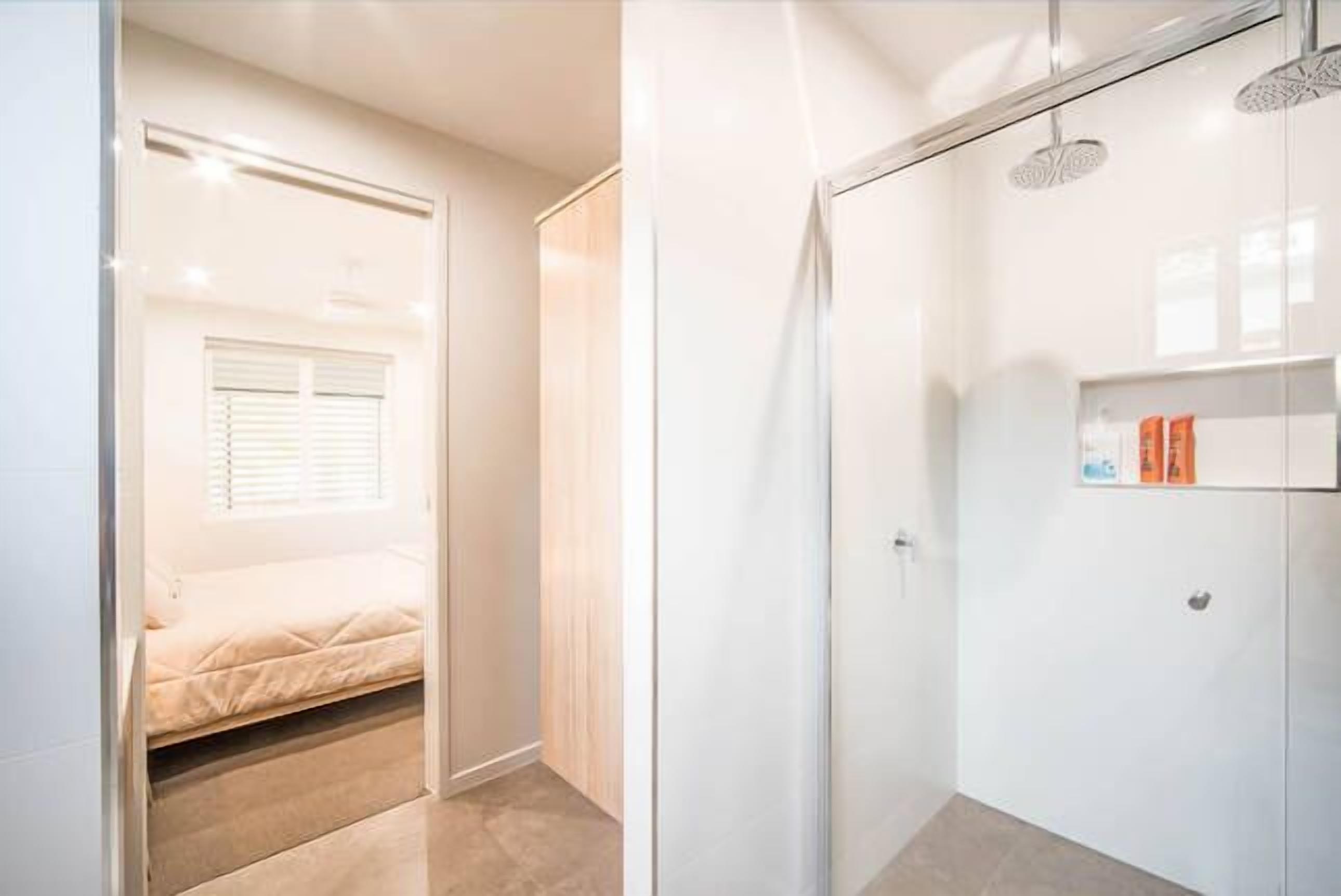 Kallias Hydeaway Bay — image 15