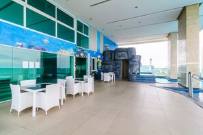 Outdoor dining - Sea View Studio 804 B (Muang Pattaya)
