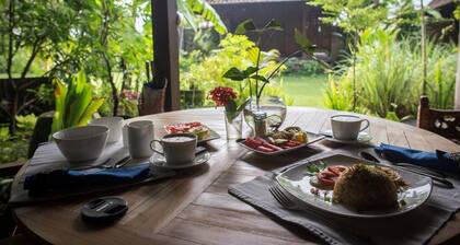 Ein antikes Öko-Baumhaus in Yogyakarta