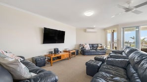 TV, DVD player