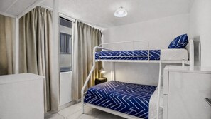 3 chambres, fer et planche à repasser, Wi-Fi gratuit, draps fournis