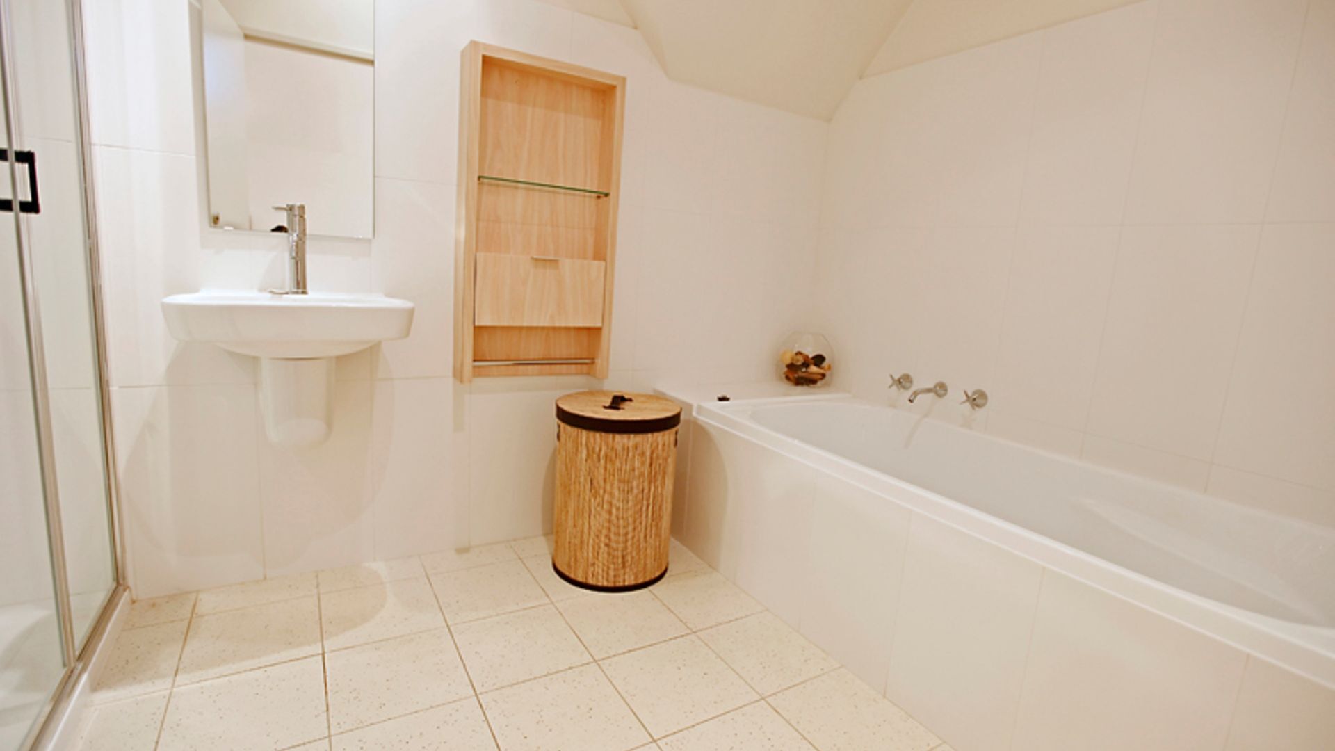 Apt 8 'Aquilla @ Bay View Centro easy walk to coffee shops (STRA6281FQUQMYV5) — image 14