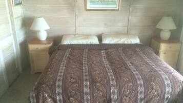 4 bedrooms, iron/ironing board, free WiFi