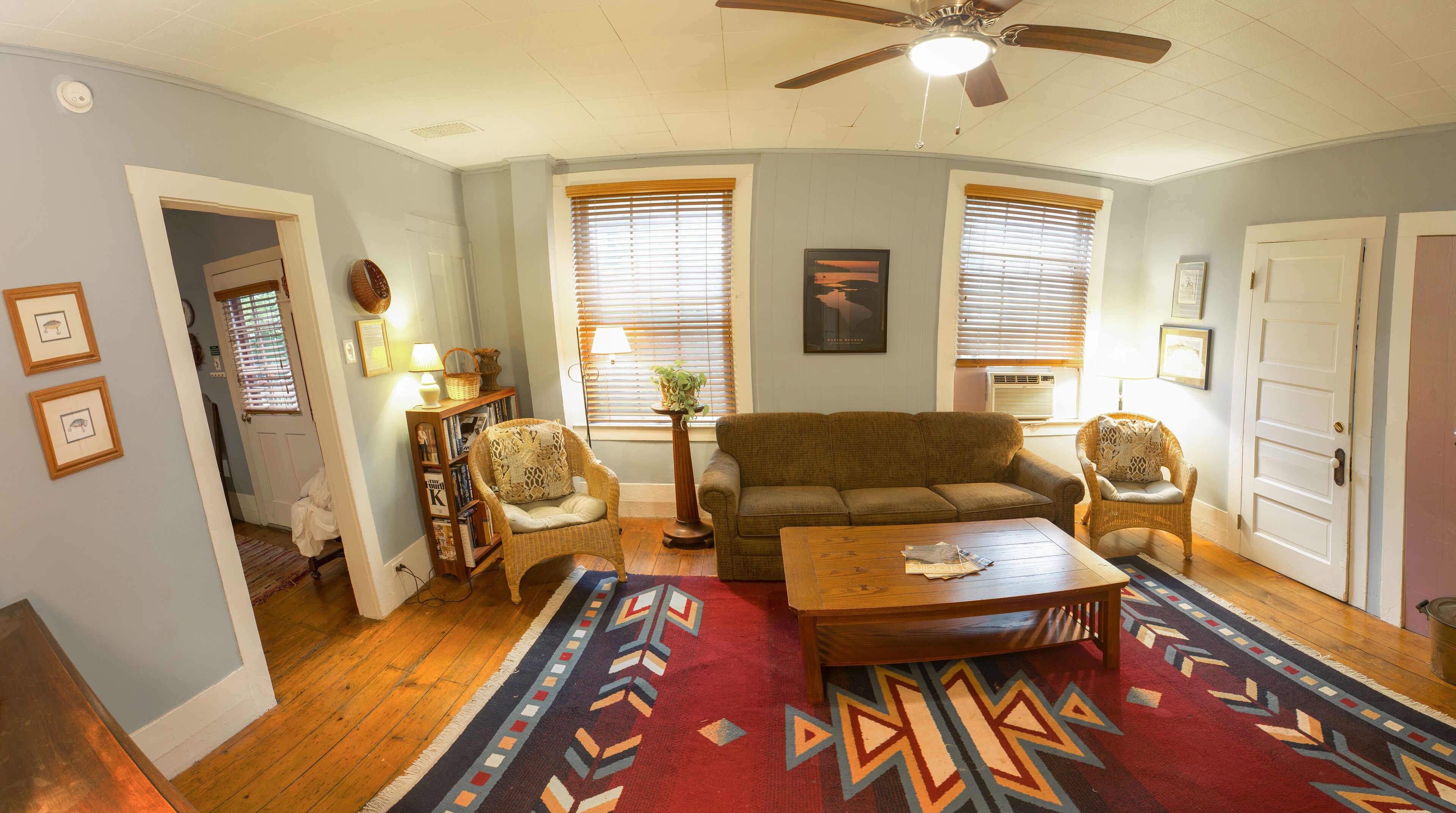 Large, comfortable living room.\ with pull out sofa bed.